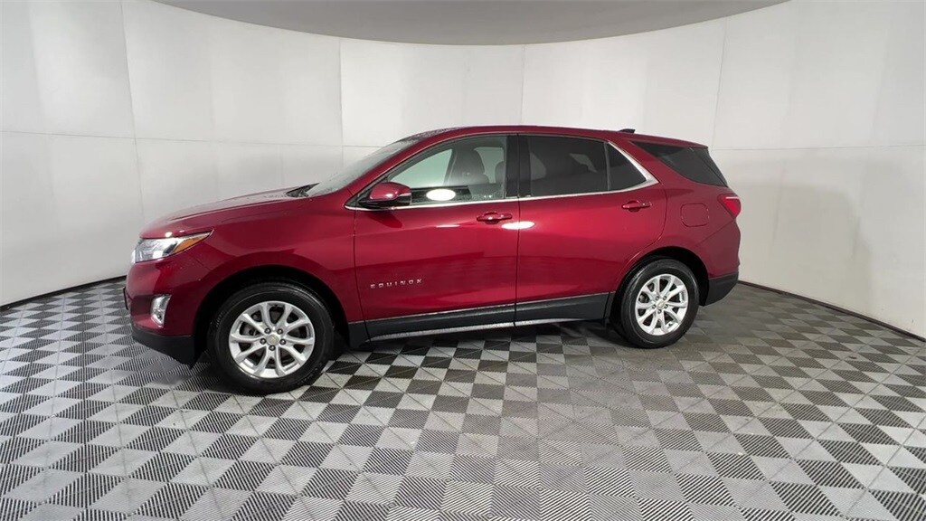 2019 Chevrolet Equinox LT photo 3