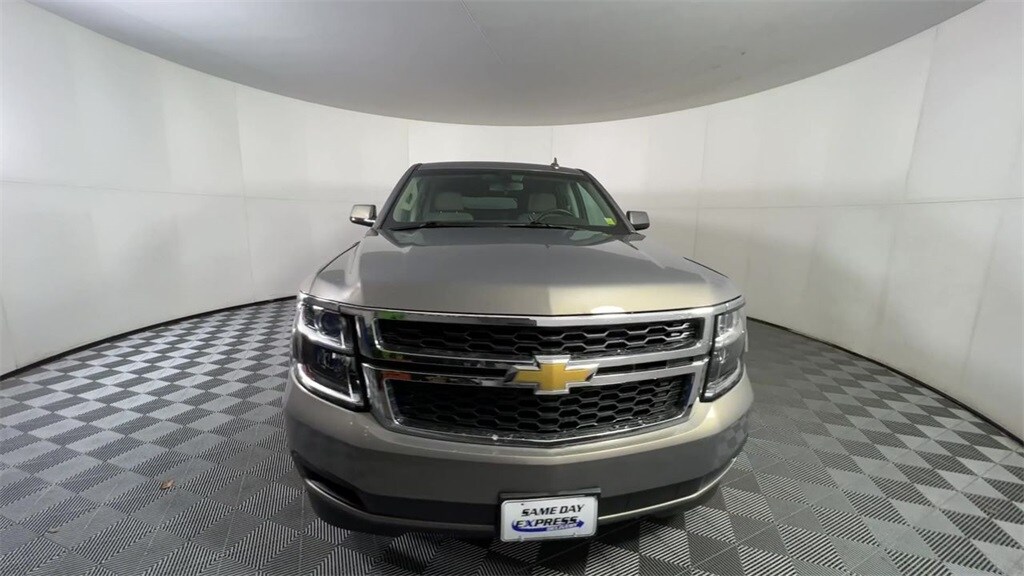 2018 Chevrolet Suburban LS photo 3