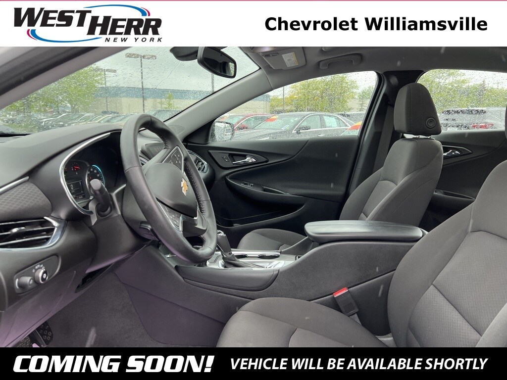 2018 Chevrolet Malibu 1LT photo 2