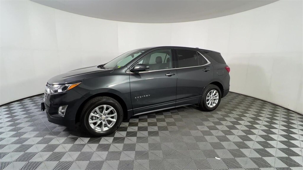 2020 Chevrolet Equinox LT photo 2