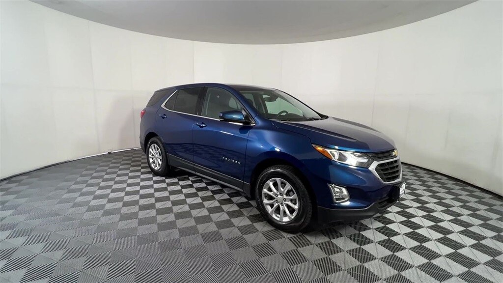 2020 Chevrolet Equinox LT photo 2