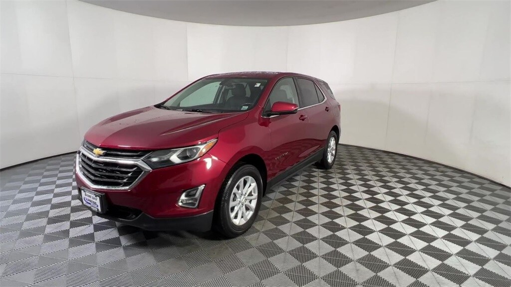 2019 Chevrolet Equinox LT photo 2