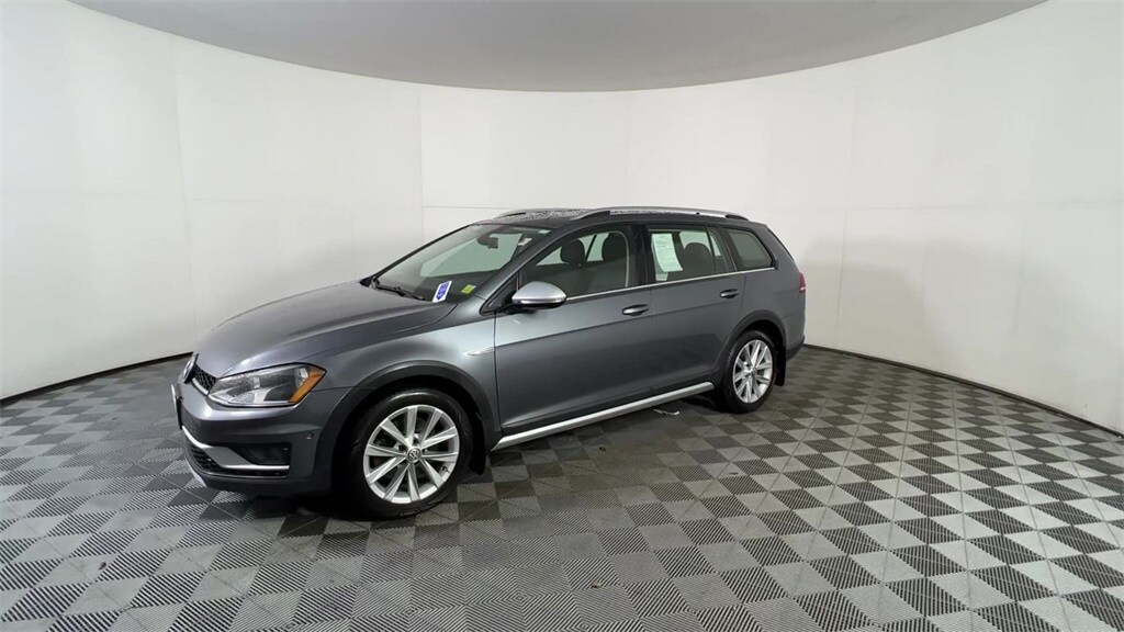 2017 Volkswagen Golf Alltrack TSI SEL photo 4