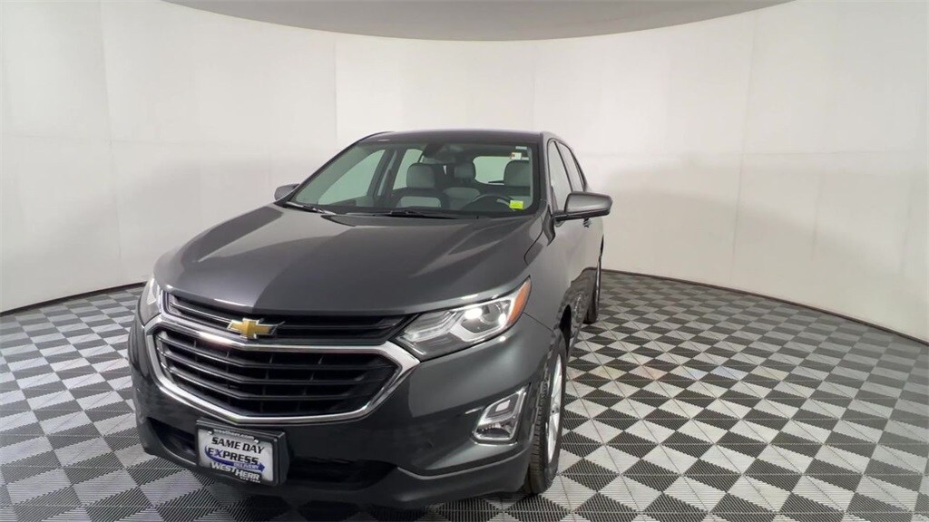 2019 Chevrolet Equinox LS photo 3