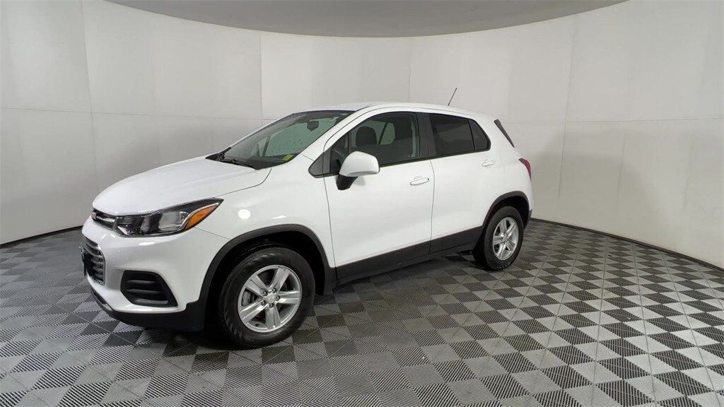 2020 Chevrolet Trax LS photo 4
