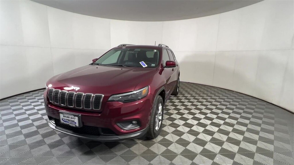 2019 Jeep Cherokee Latitude photo 2