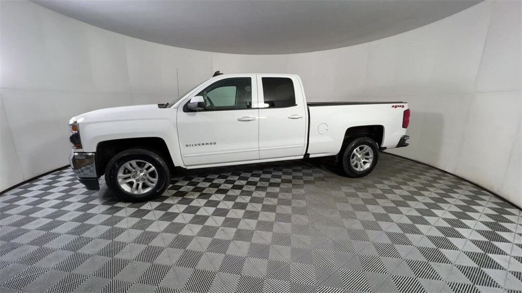 2019 Chevrolet Silverado 1500 LT photo 4