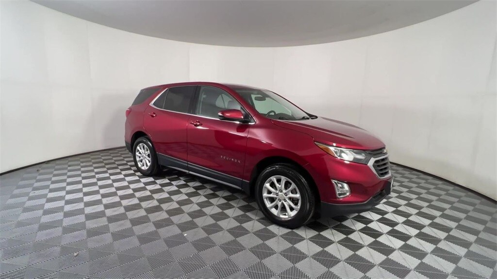 2019 Chevrolet Equinox LT photo 2