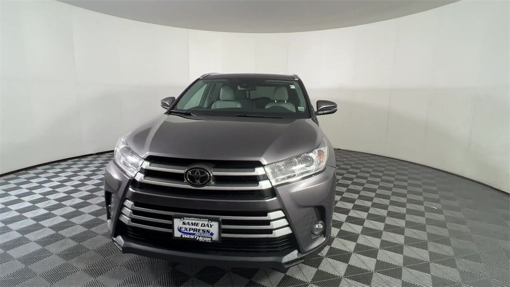 2019 Toyota Highlander XLE photo 2