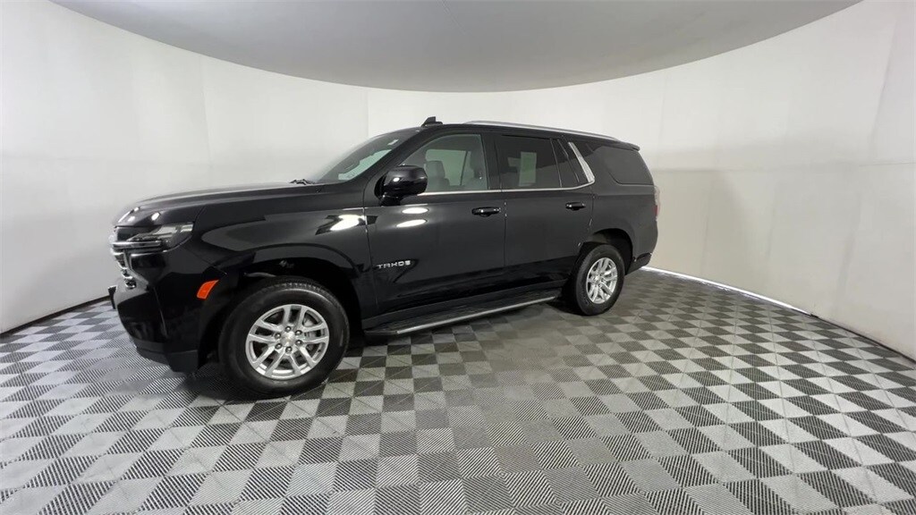 2021 Chevrolet Tahoe LT photo 3