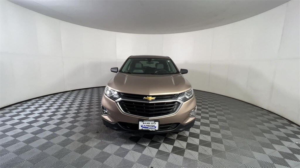 2019 Chevrolet Equinox LS photo 3