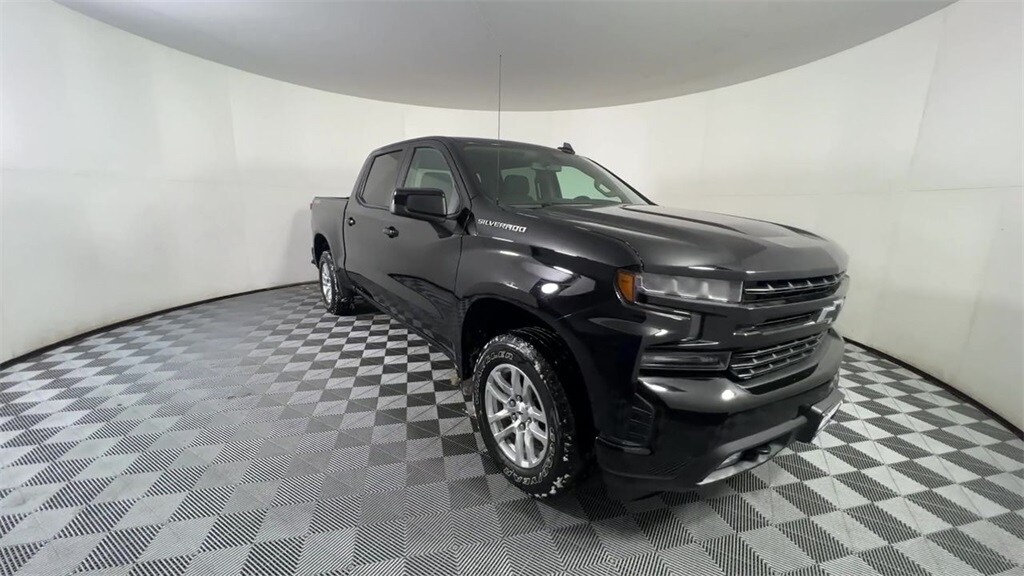 2019 Chevrolet Silverado 1500 RST photo 2