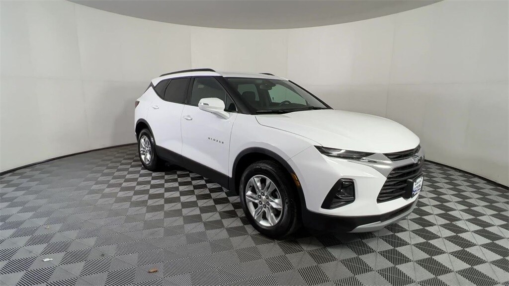 2019 Chevrolet Blazer 2LT photo 2