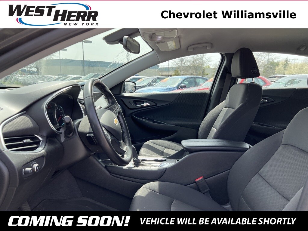 2018 Chevrolet Malibu 1LT photo 2