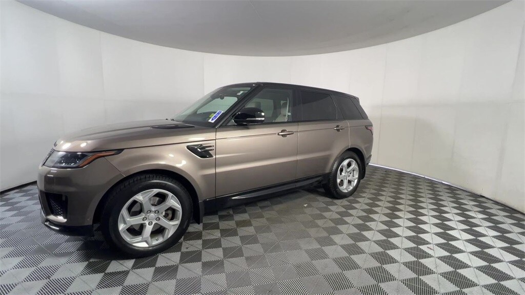 2018 Land Rover Range Rover Sport HSE photo 3