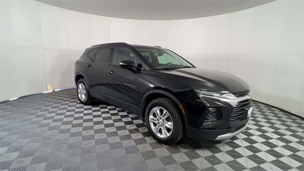 2020 Chevrolet Blazer 2LT photo 2