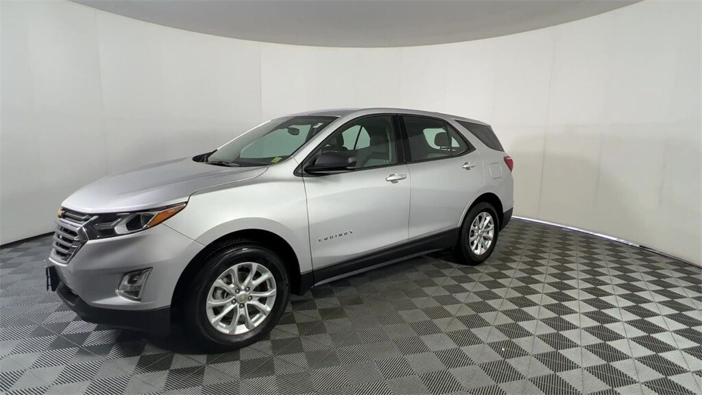2019 Chevrolet Equinox LS photo 4