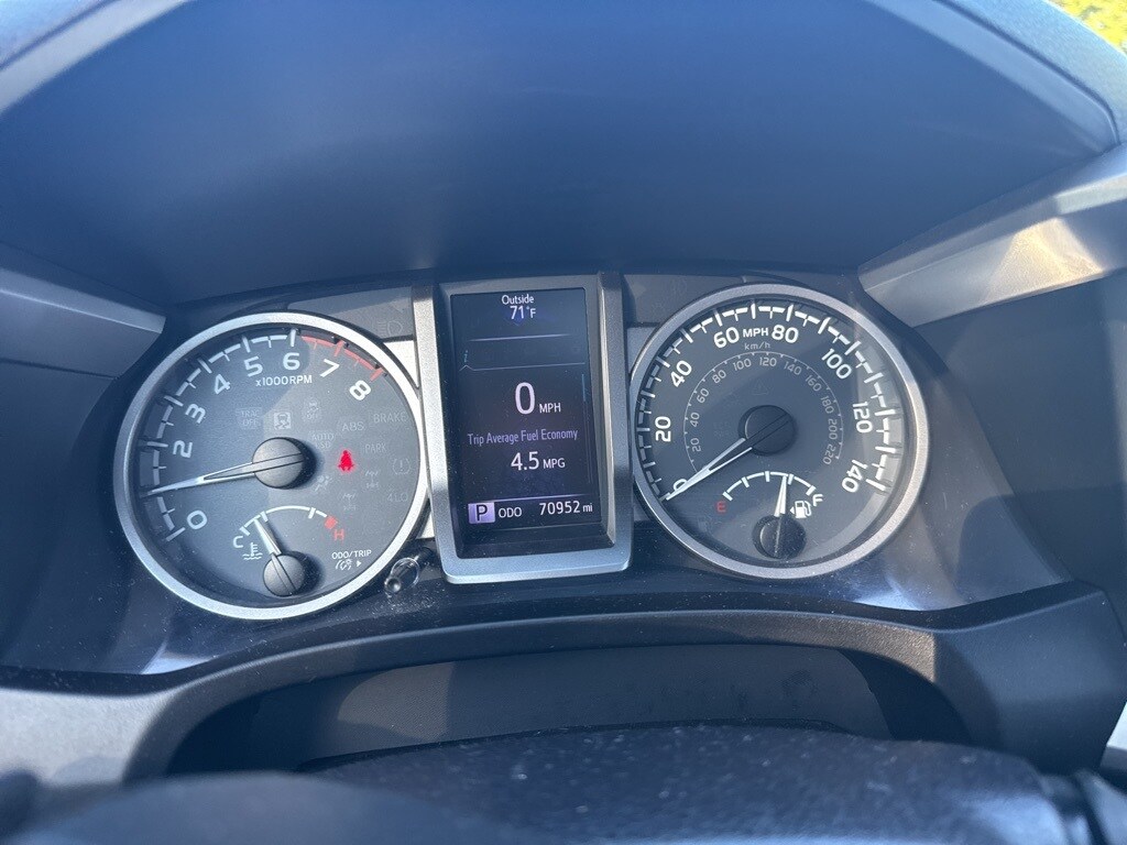 2016 Toyota Tacoma Limited V6 photo 3