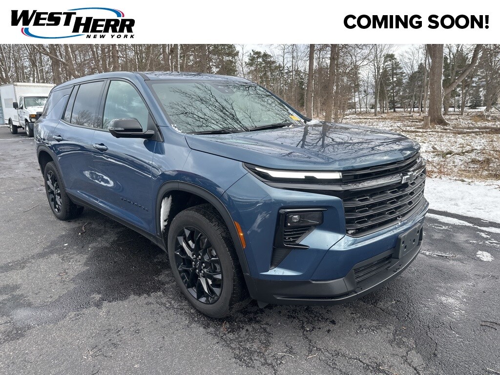 Used 2024 Chevrolet Traverse LS w/2LS SUV