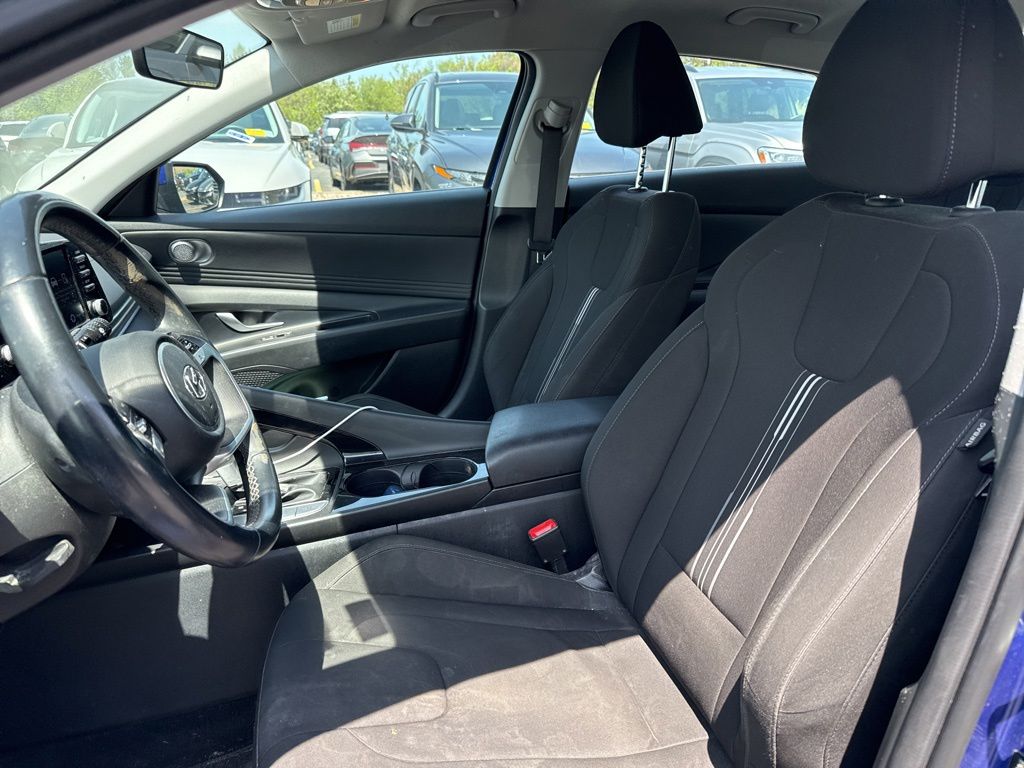 2022 Hyundai Elantra SEL - Photo 7