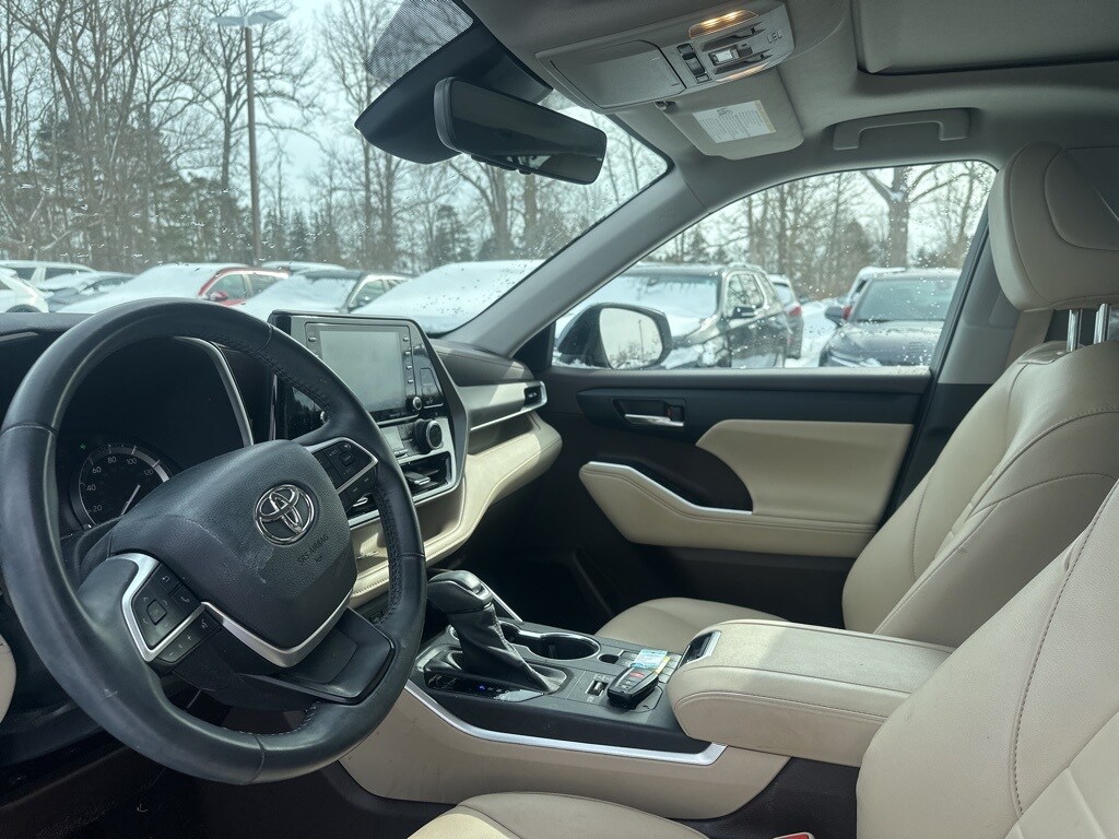 Used 2022 Toyota Highlander XLE SUV