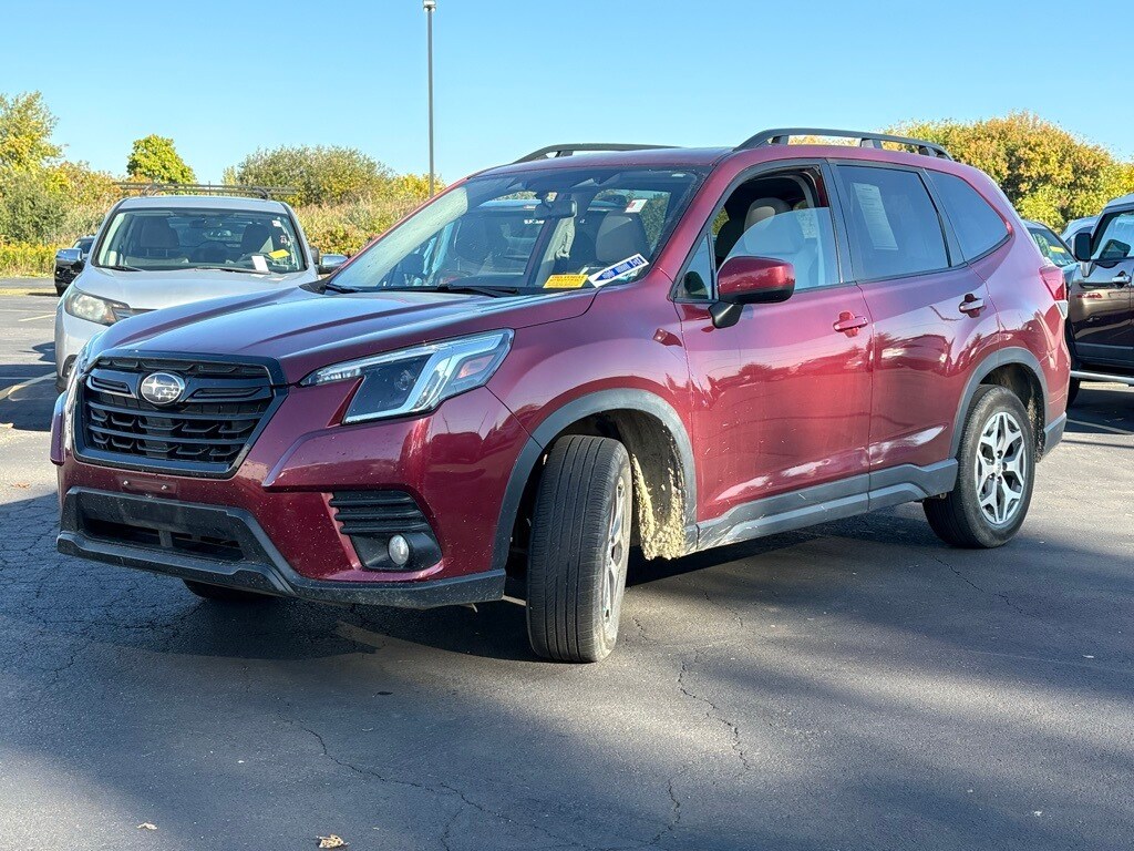 2022 Subaru Forester Premium photo 3
