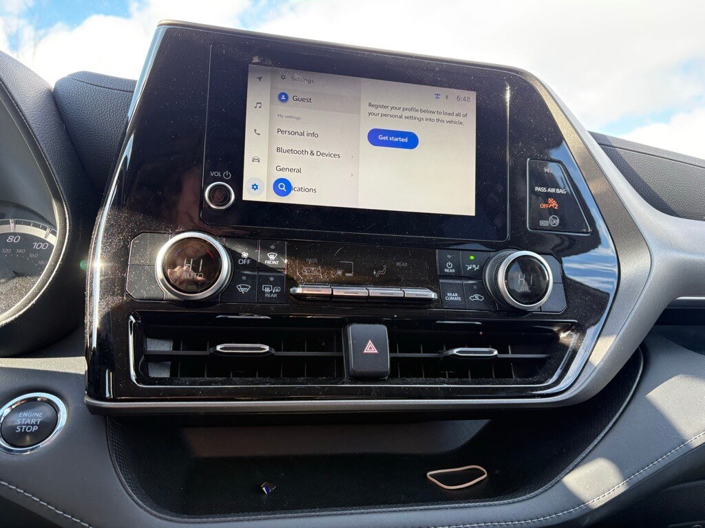 Used 2023 Toyota Highlander LE SUV