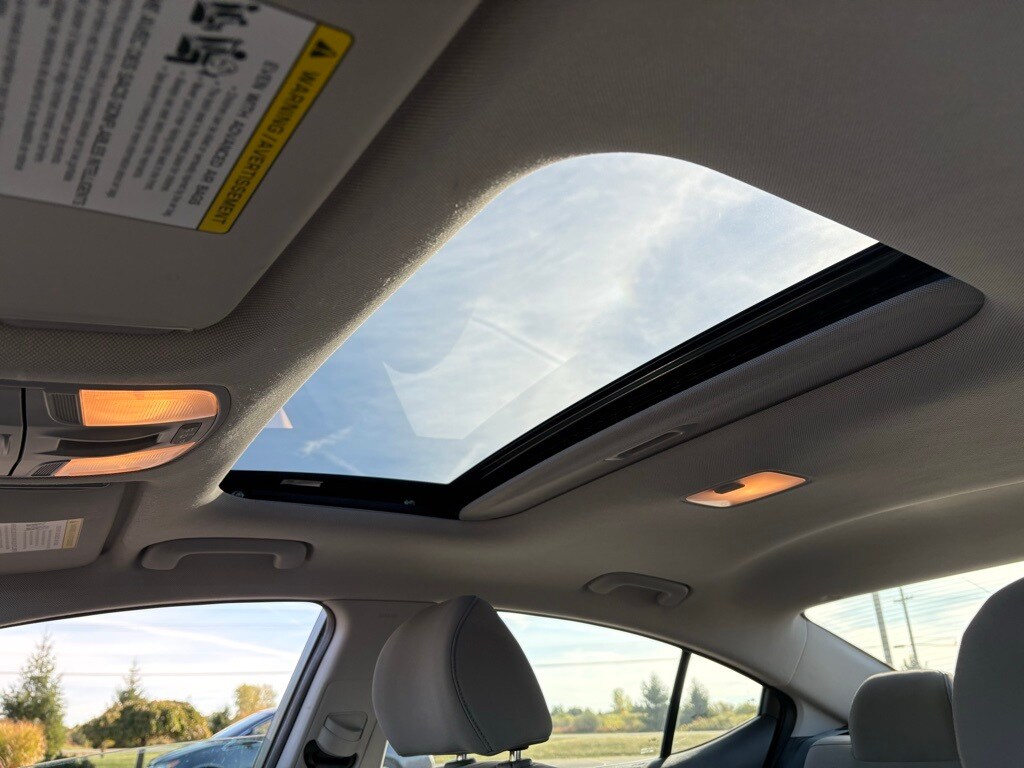 2018 Hyundai Elantra Value Edition photo 2