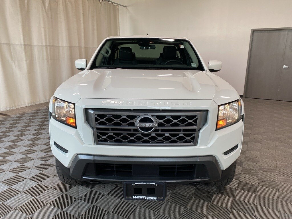 2024 Nissan Frontier SV photo 2