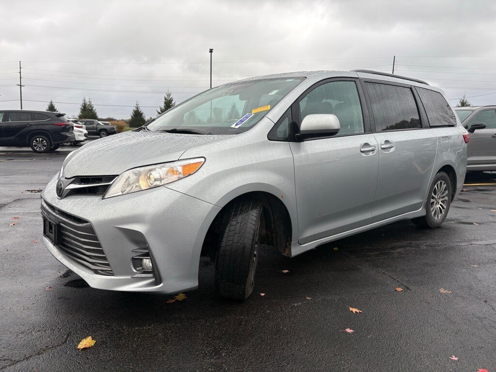Used 2020 Toyota Sienna XLE Van