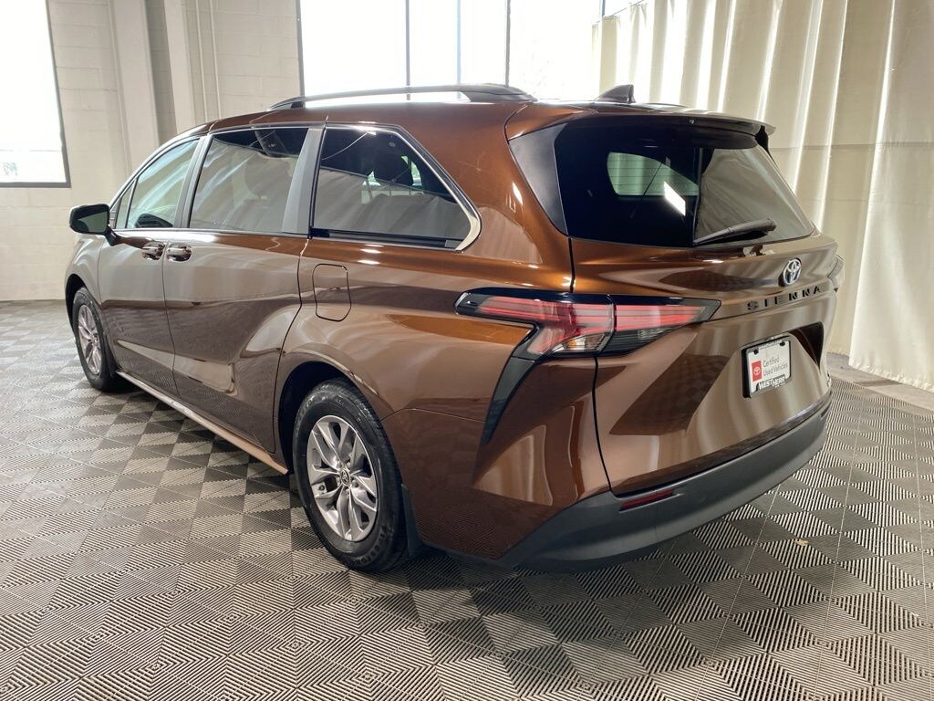 Certified 2022 Toyota Sienna LE Van Passenger Van