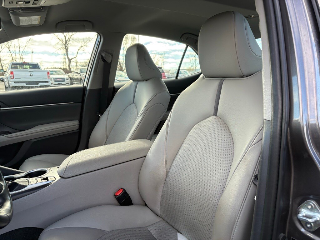 2023 Toyota Camry XLE photo 4