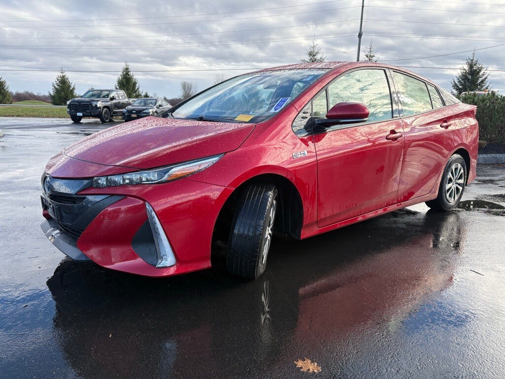 2020 Toyota Prius Prime LE photo 3