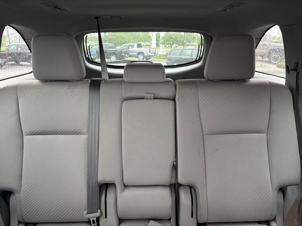Used 2017 Toyota Highlander LE SUV