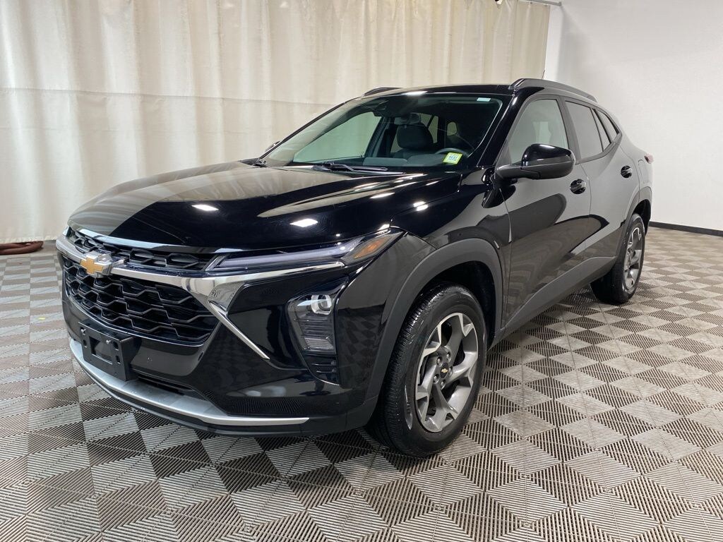 Used 2024 Chevrolet Trax LT SUV