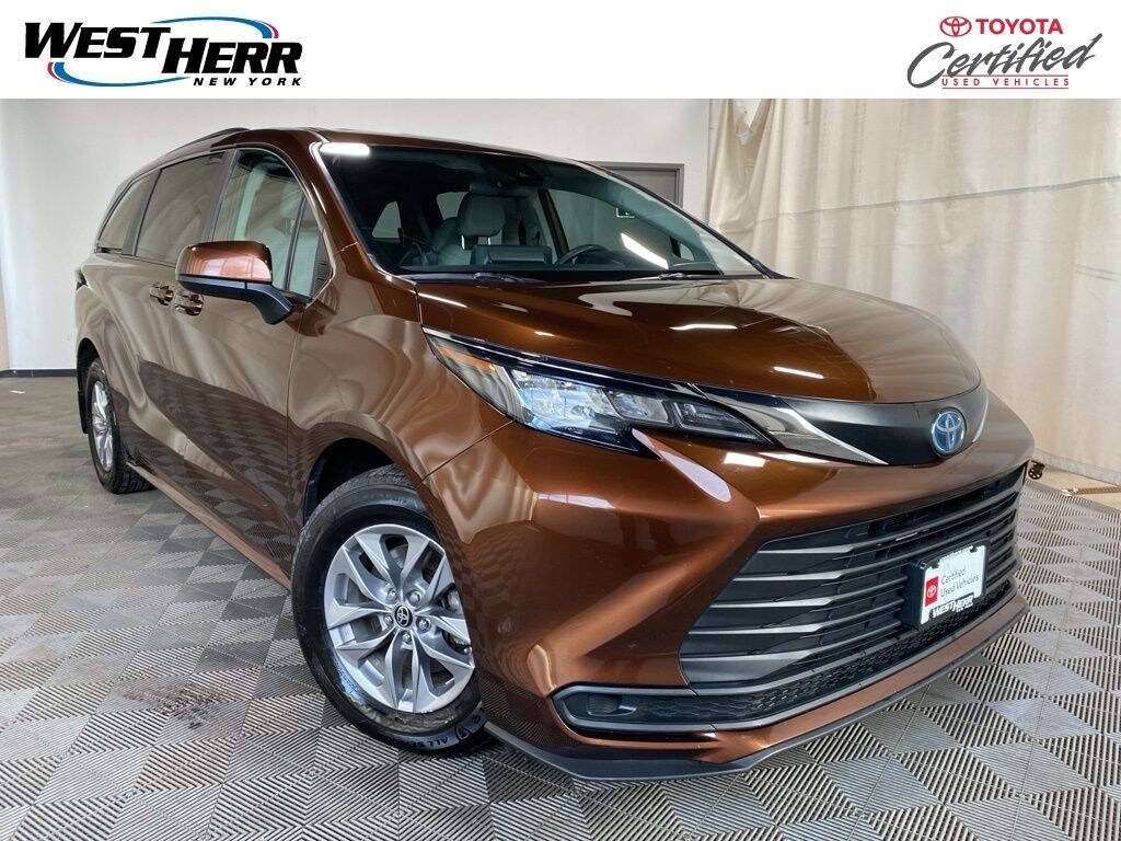 Certified 2022 Toyota Sienna LE Van Passenger Van