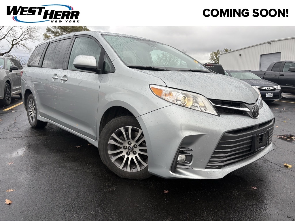 Used 2020 Toyota Sienna XLE Van
