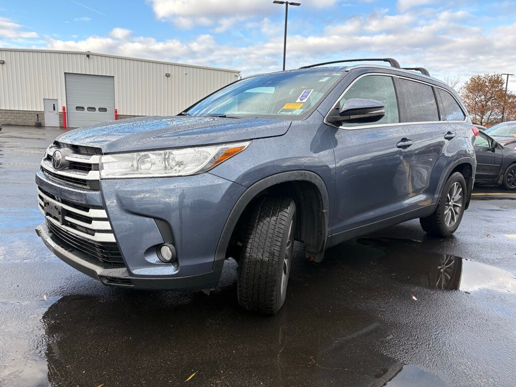 2019 Toyota Highlander XLE photo 3