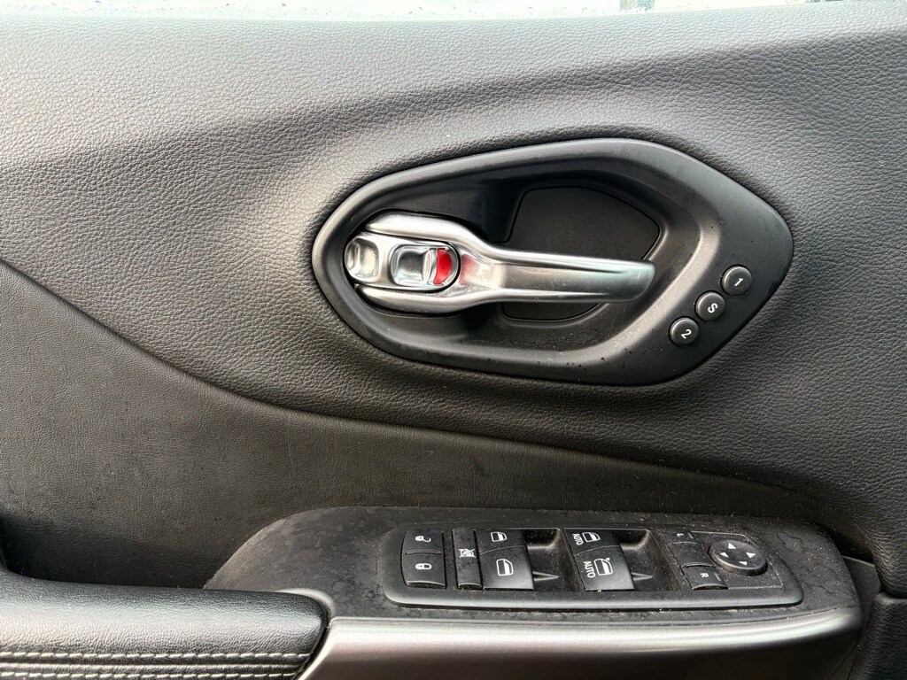 Used 2019 Jeep Cherokee Limited SUV