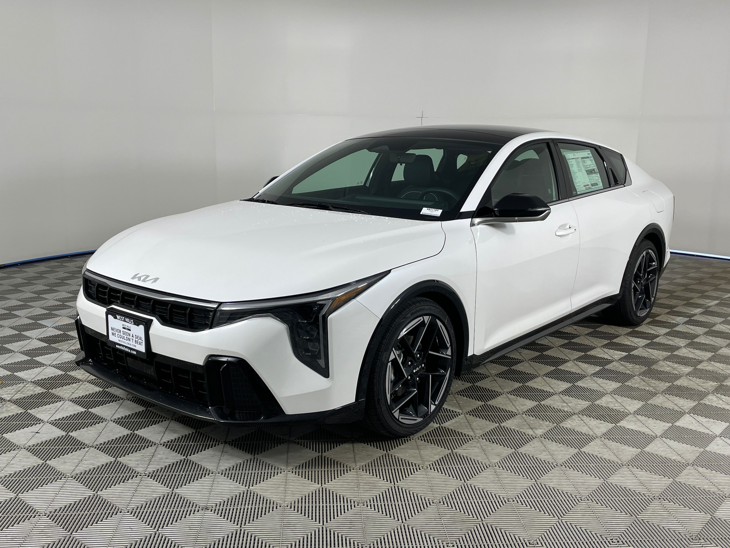 2025 Kia K4 GT-Line's photo