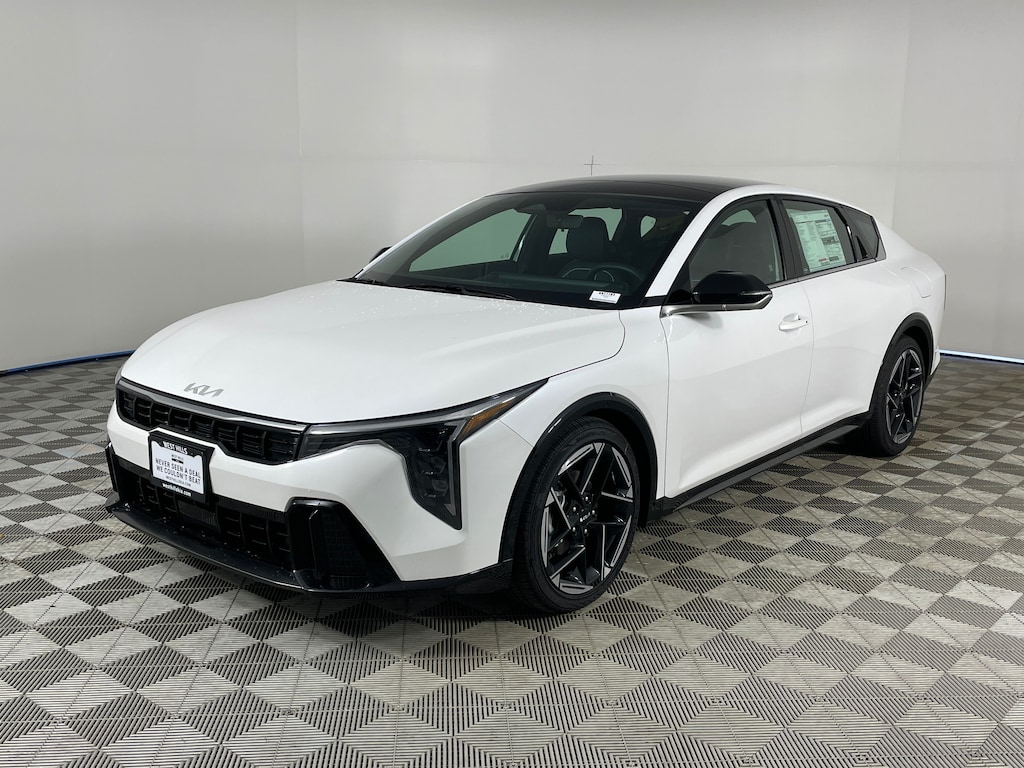New 2025 Kia K4 GT-Line Sedan