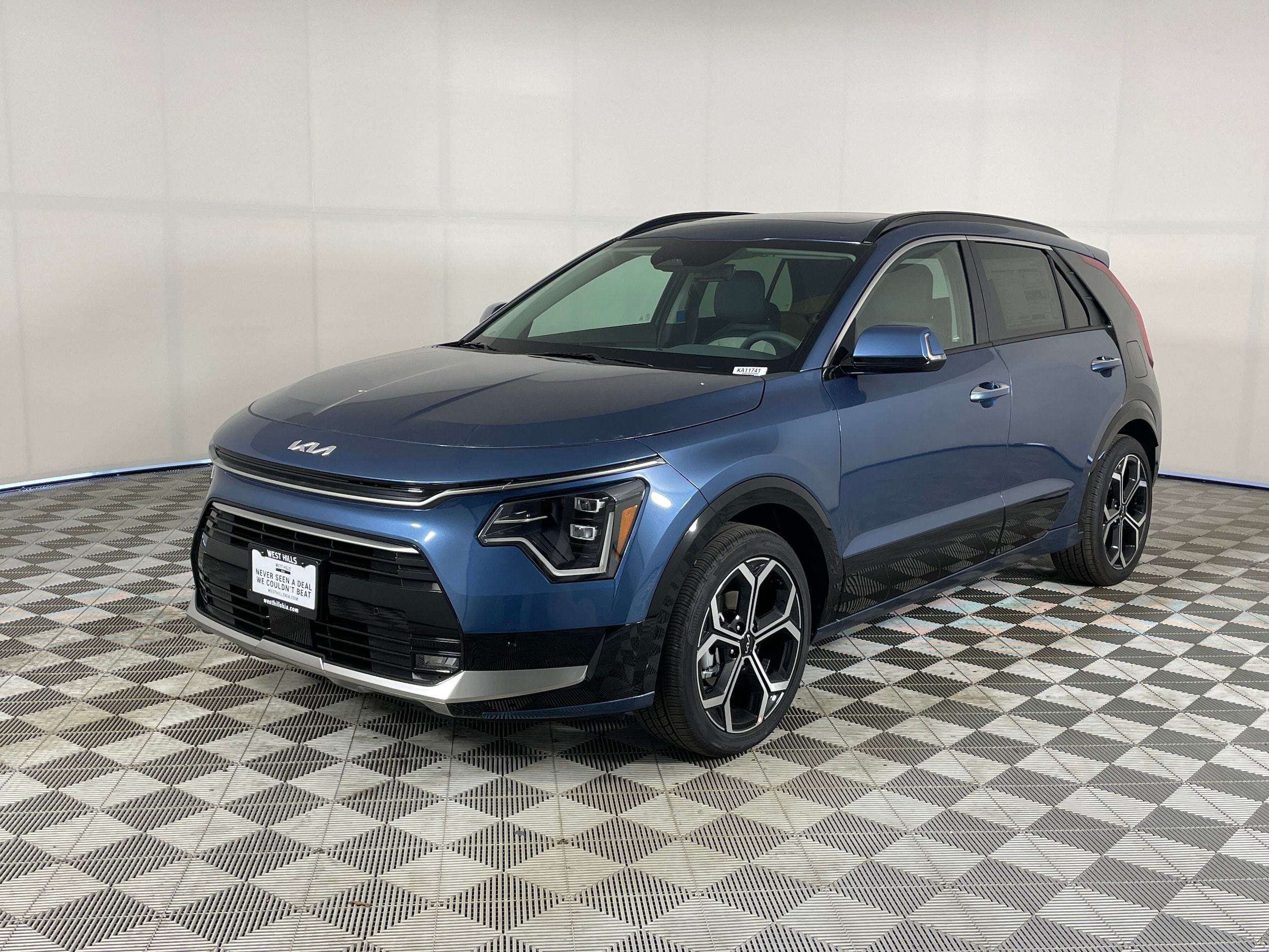2026 Kia Niro SX Touring HEV's photo