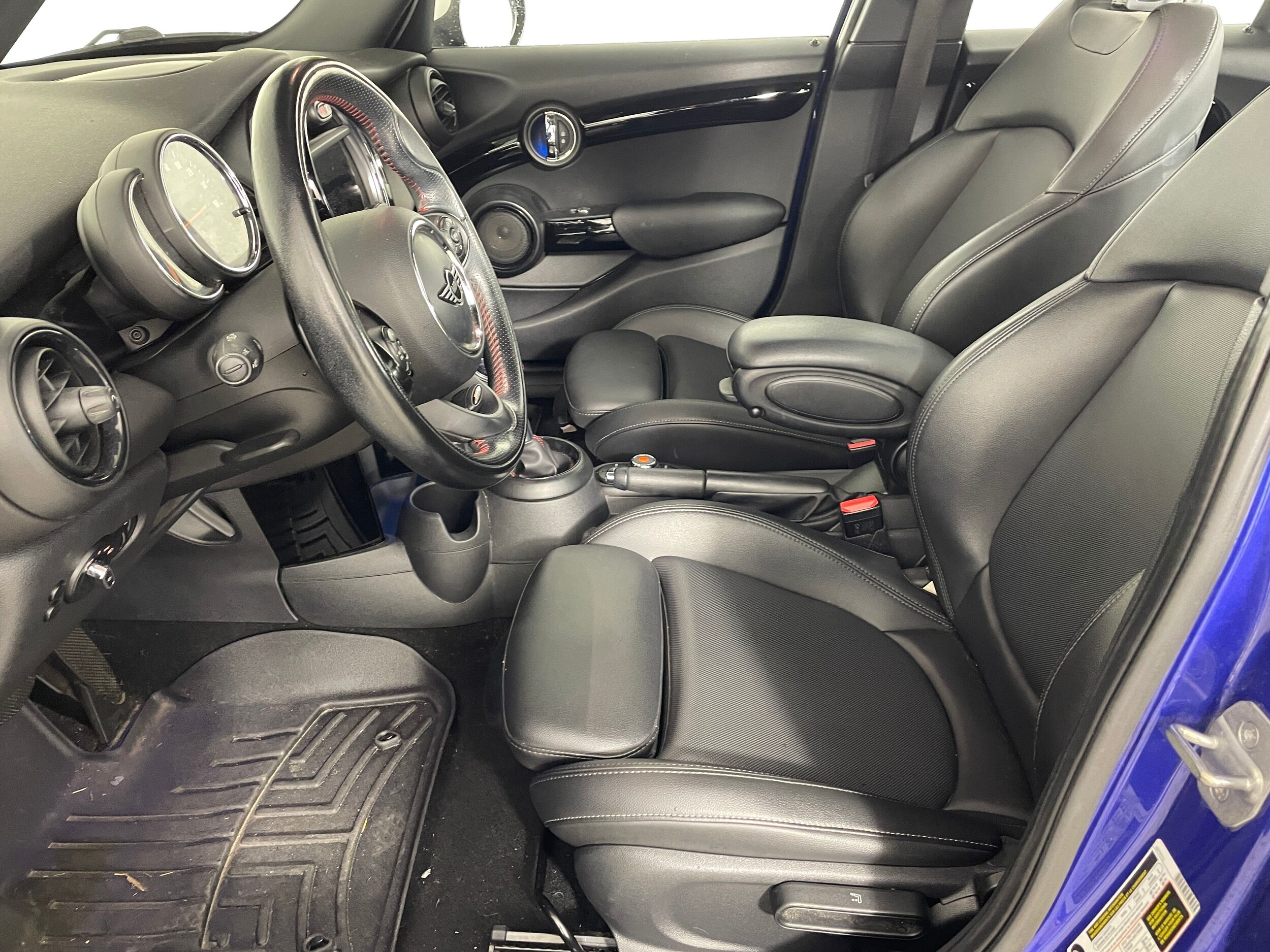 2019 Mini Cooper 4 Door Hardtop Signature photo 2