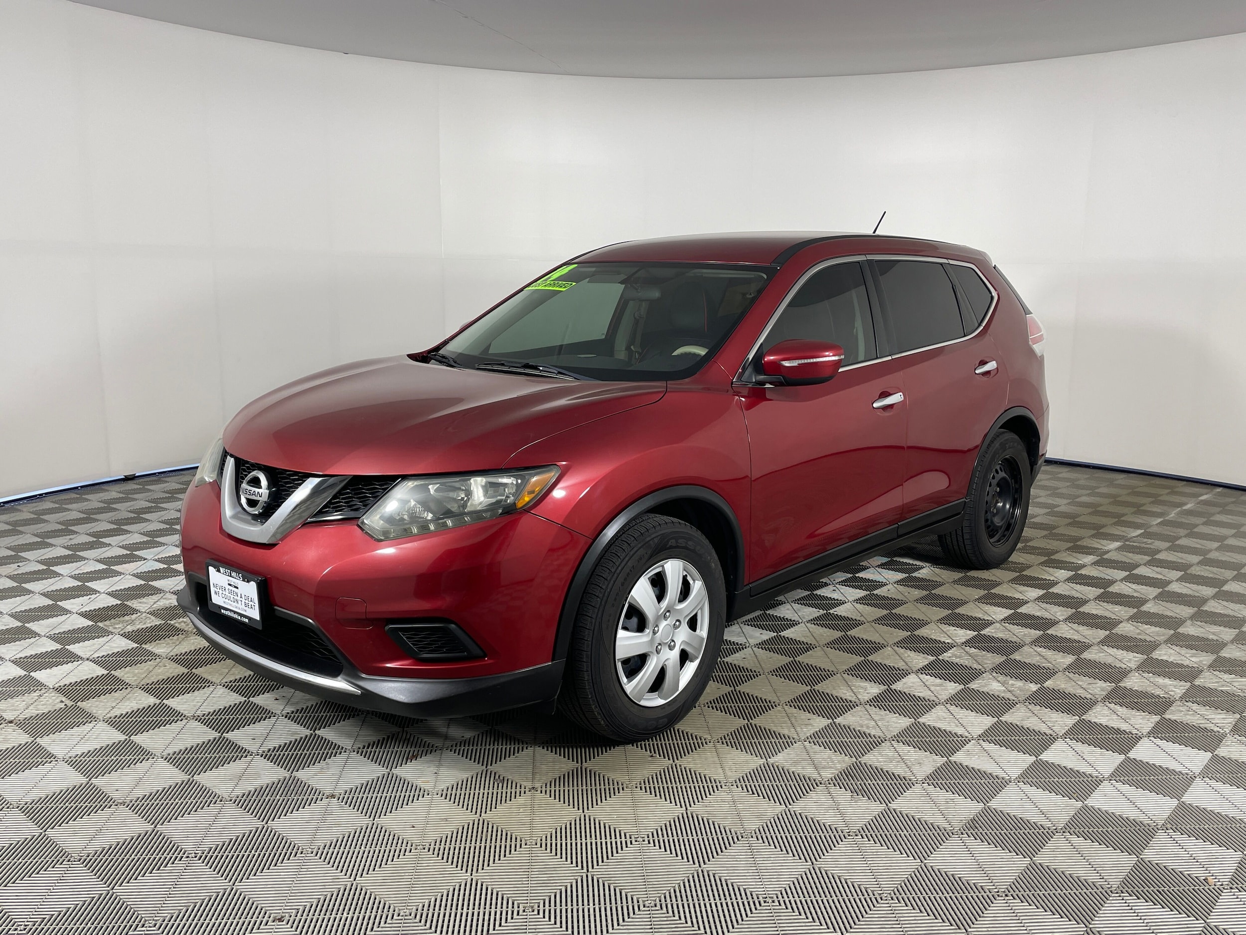 2015 Nissan Rogue S FWD's photo
