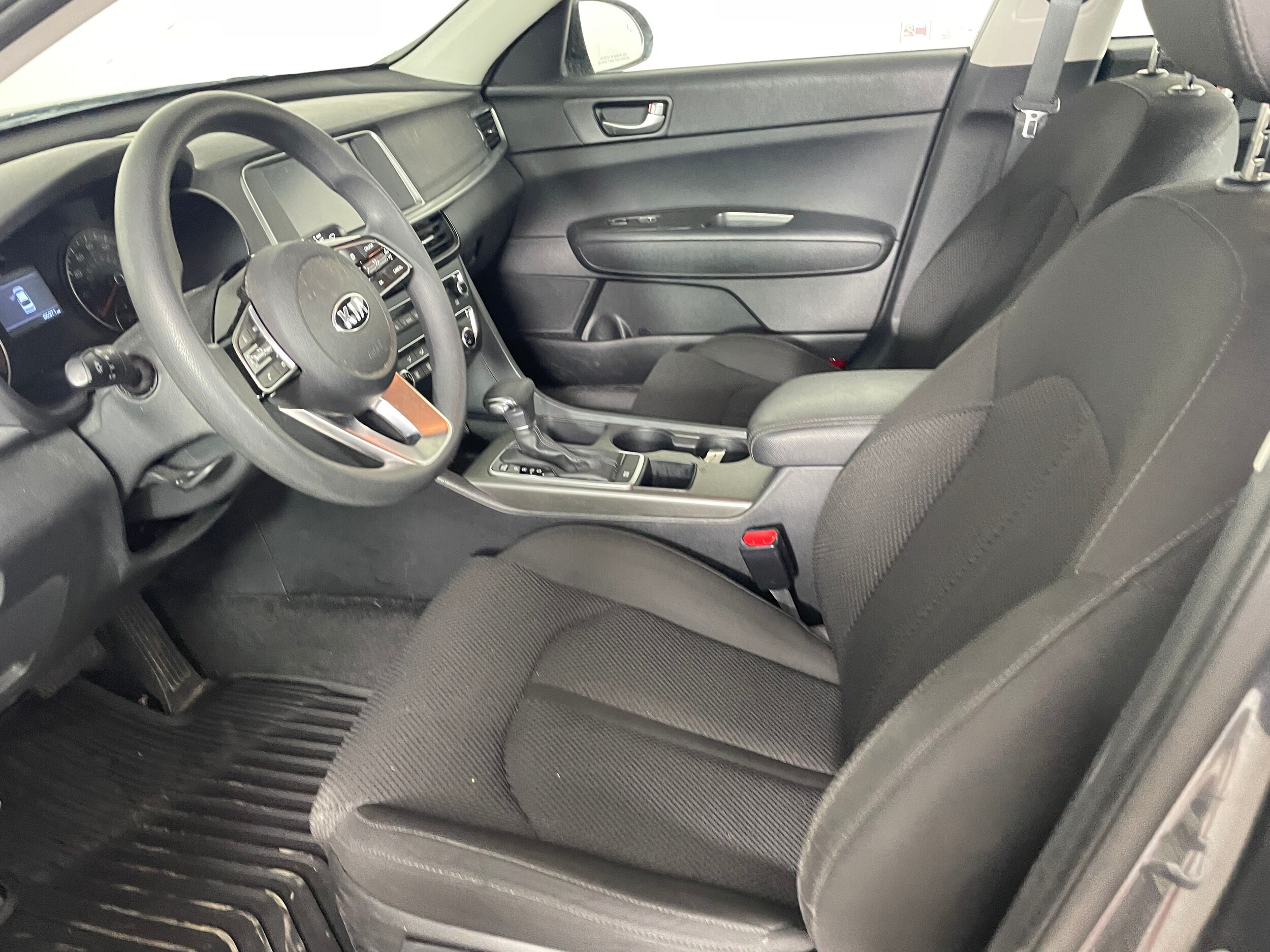 2020 Kia Optima LX photo 2