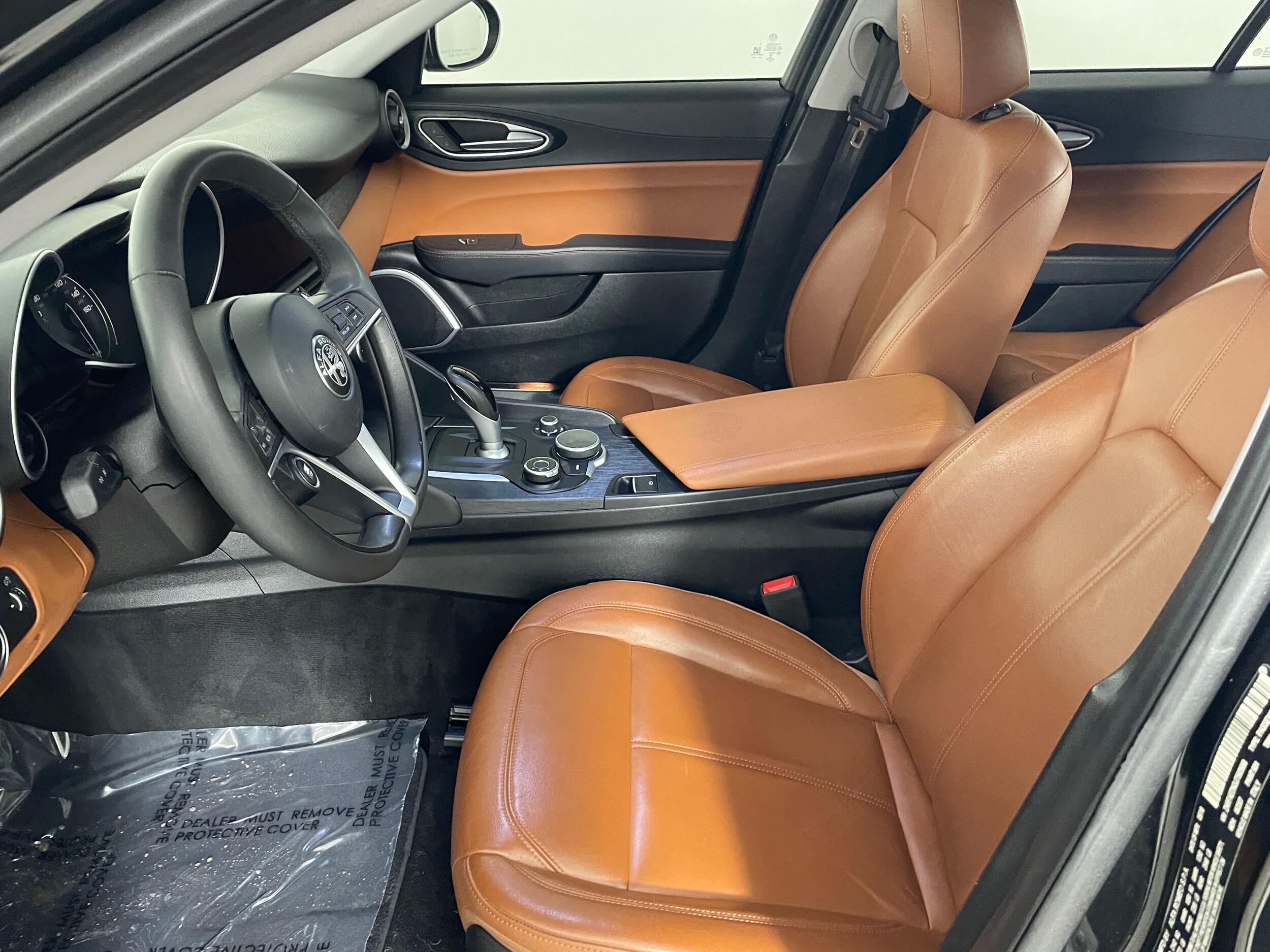 2018 Alfa Romeo Giulia Base photo 2