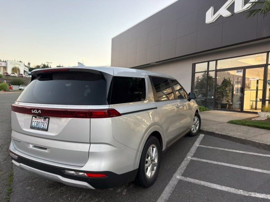 Certified 2022 Kia Carnival LX MPV