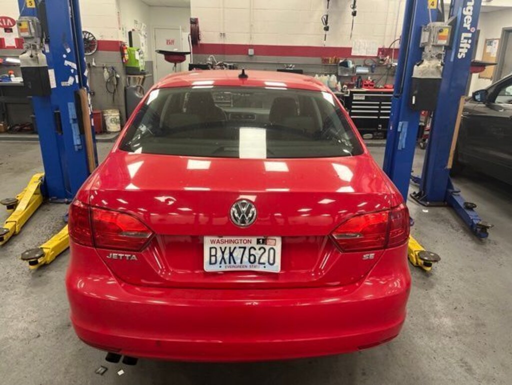 Used 2014 Volkswagen Jetta 1.8T SE Sedan
