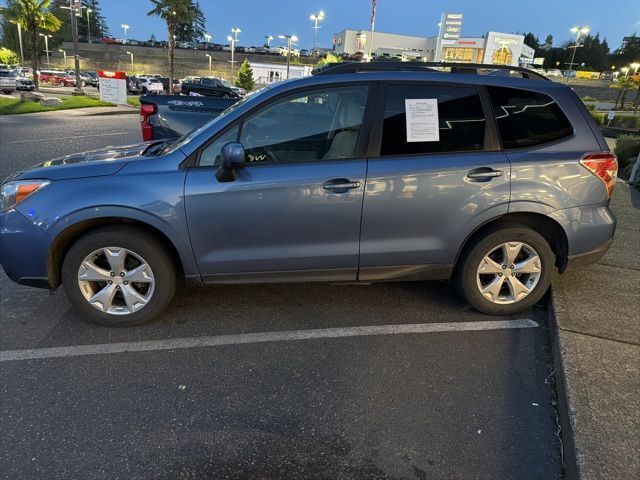 2016 Subaru Forester 2.5i Premium photo 2