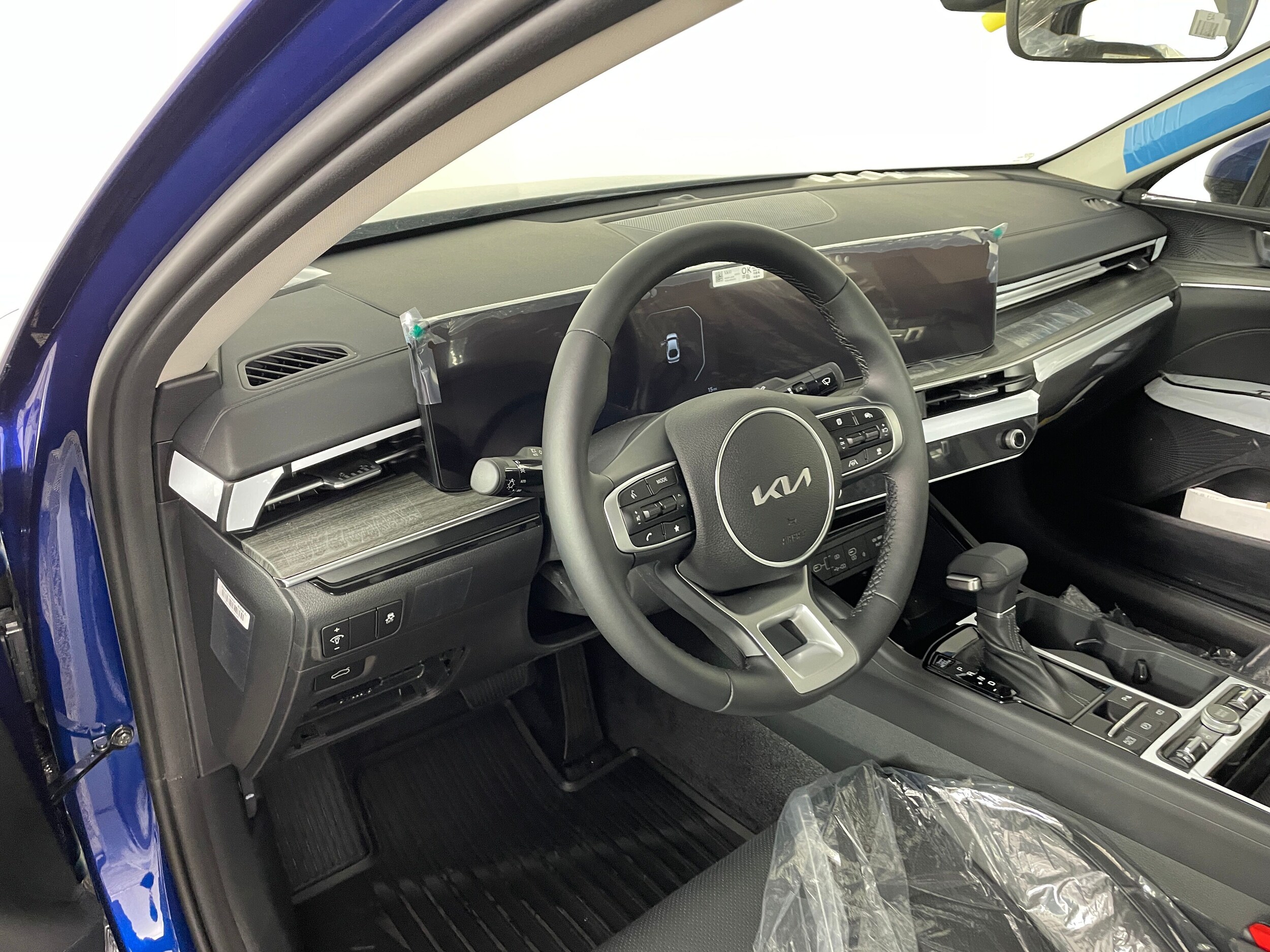 2025 Kia K5 EX photo 2
